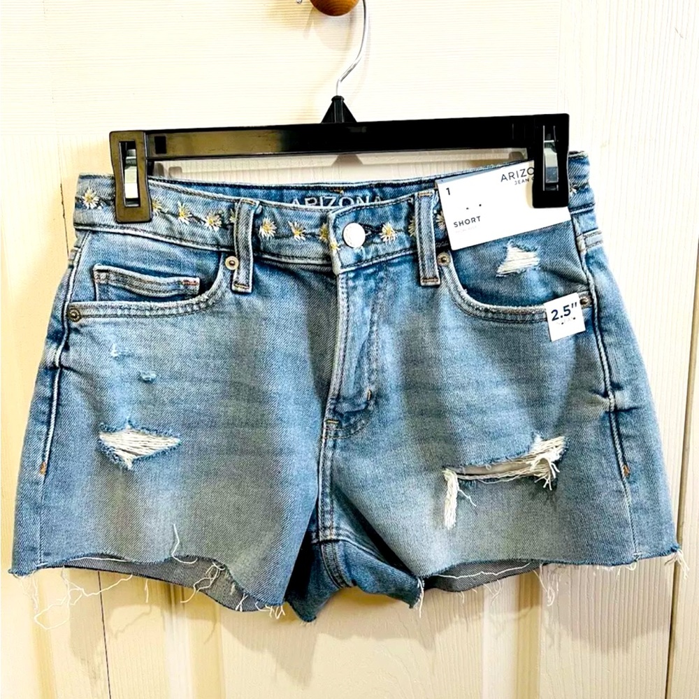 NEW‎ Arizona Jean Co Shorts Juniors Size 1 Embroidered Flowers Distressed